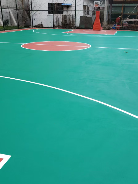 即墨 球场长期使用易出现地面开裂
